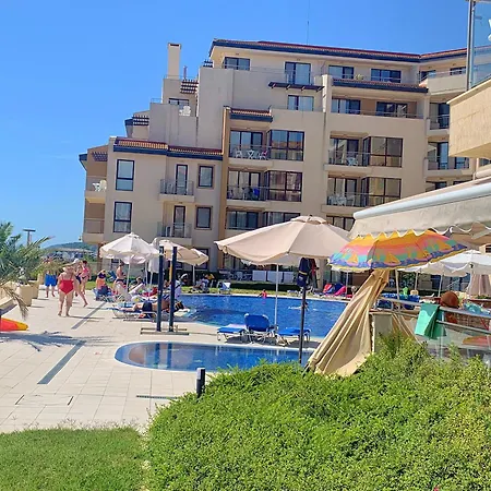 아파트 B - бийч B